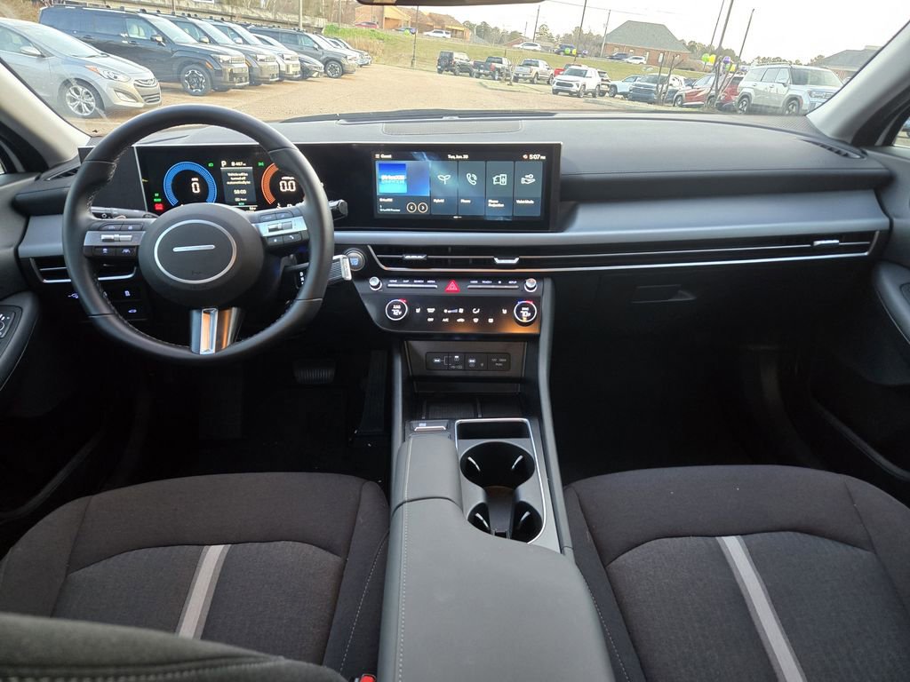 Certified 2025 Hyundai Sonata SEL image 6