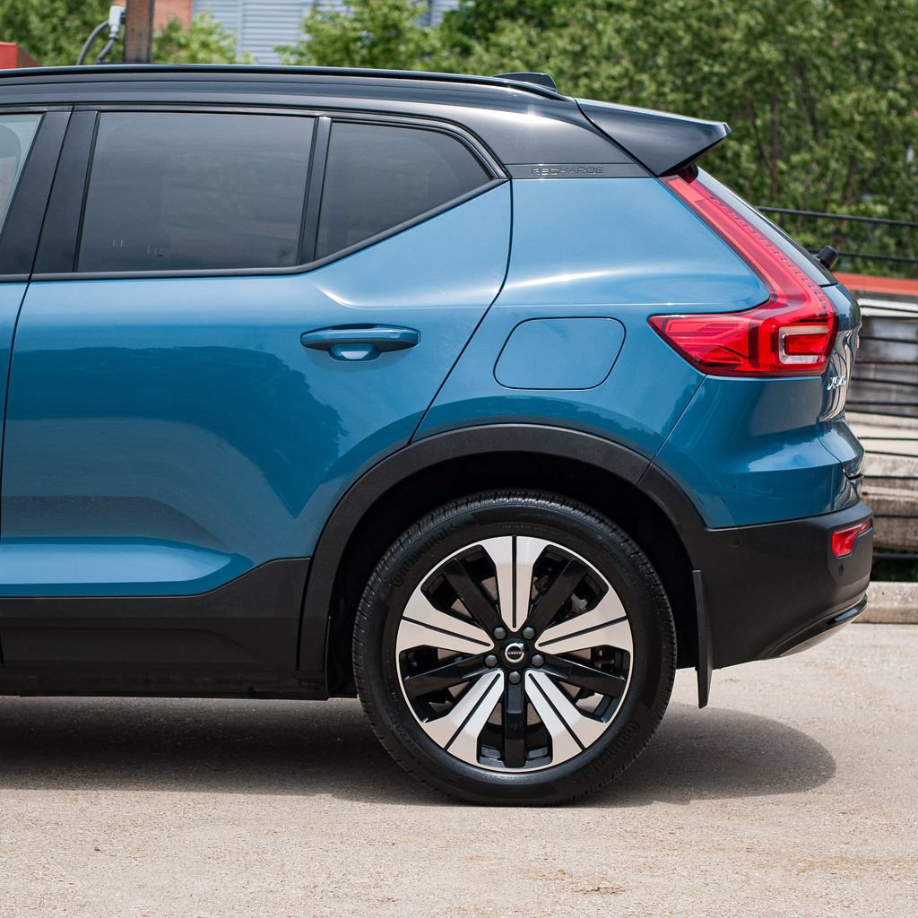 Certified 2023 Volvo XC40 Recharge Plus w/ Protection Package Premier AWD/4WD image 4