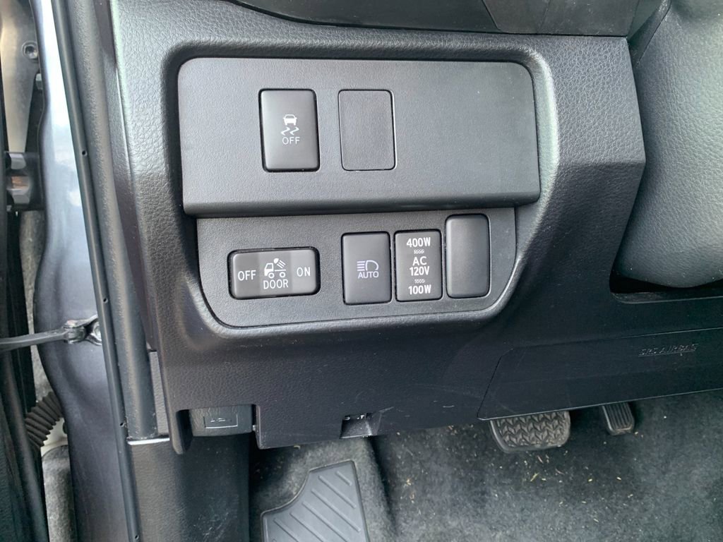 Used 2023 Toyota Tacoma TRD Off-Road image 30