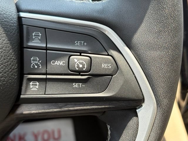 Used 2023 Jeep Grand Cherokee L Limited w/ Luxury Tech Group II AWD/4WD image 19
