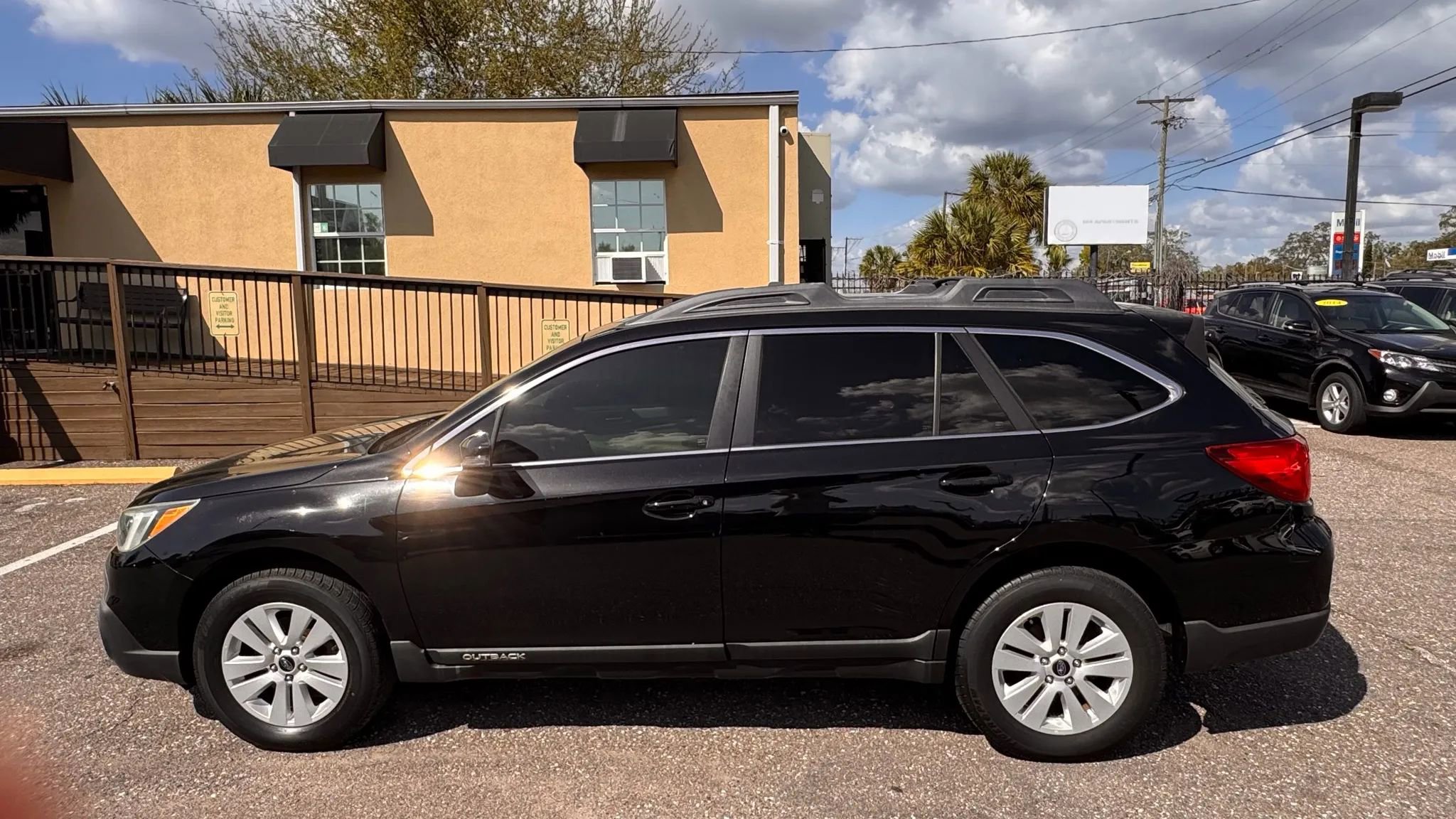 Used 2015 Subaru Outback 2.5i Premium AWD/4WD image 12