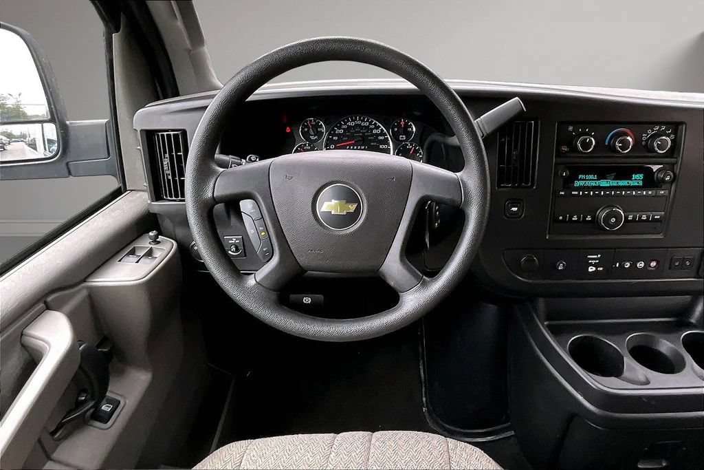 Used 2025 Chevrolet Express 3500 LT w/ LT Preferred Equipment Group RWD image 9