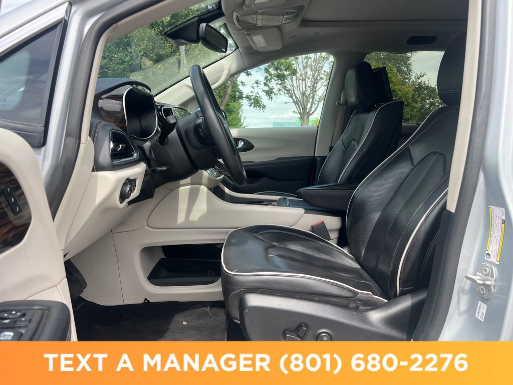 Used 2023 Chrysler Pacifica Limited w/ Uconnect Theater Family Group AWD/4WD image 11