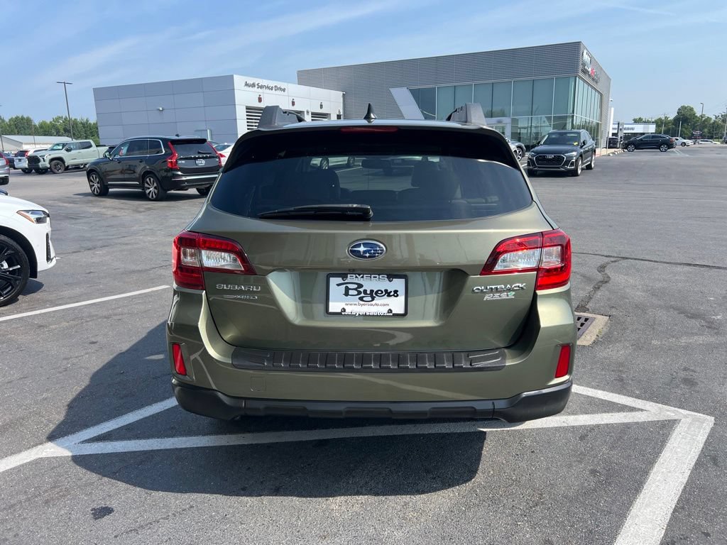 Used 2016 Subaru Outback 2.5i Limited AWD/4WD image 3