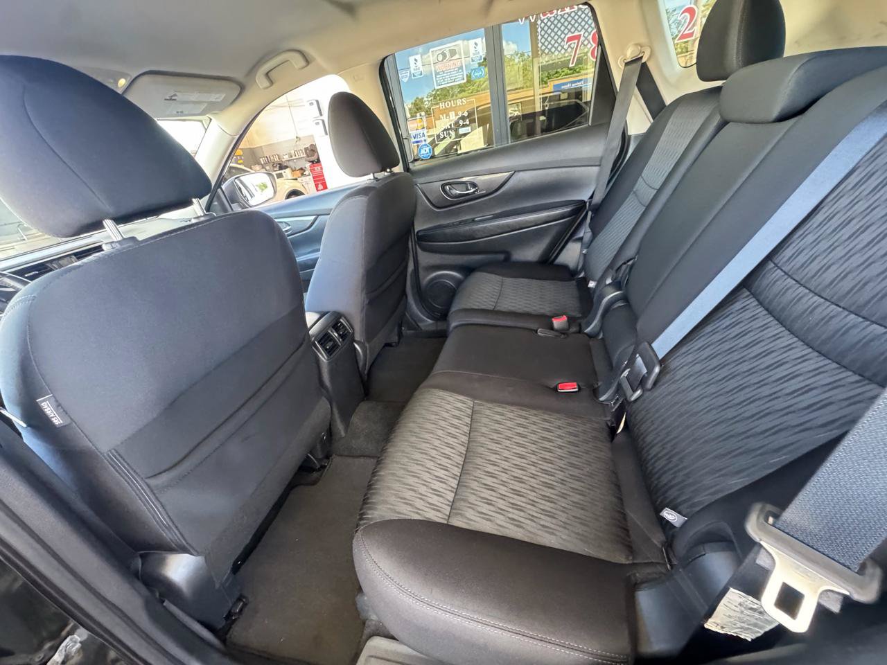 Used 2020 Nissan Rogue SV FWD image 8