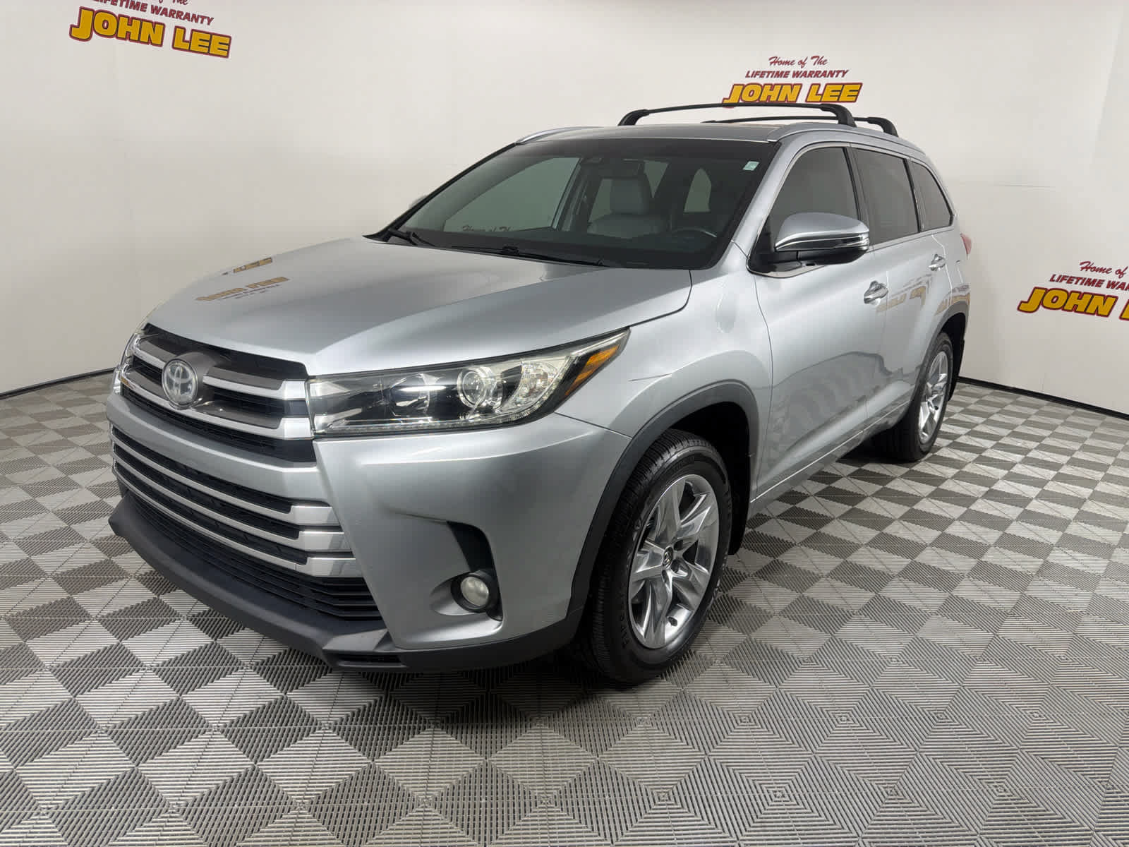 Used 2018 Toyota Highlander Limited AWD/4WD image 1