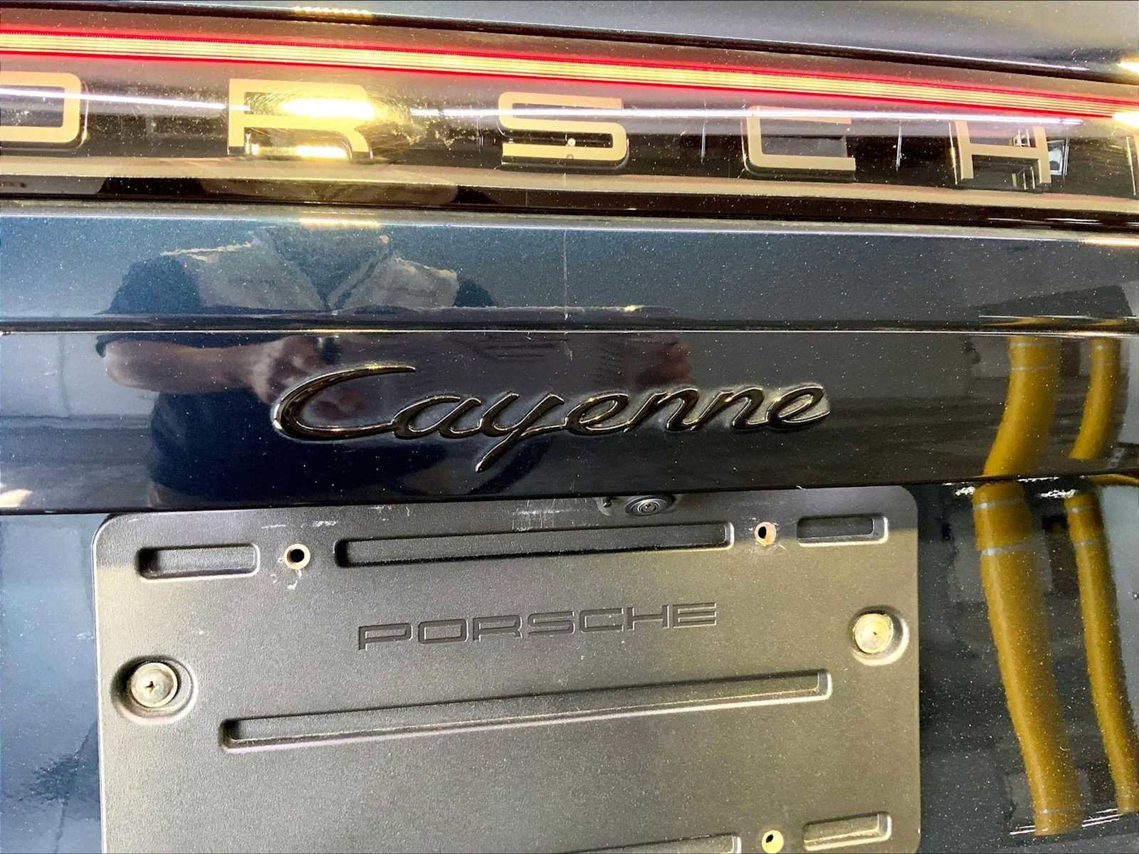 Certified 2023 Porsche Cayenne Platinum Edition AWD/4WD image 35