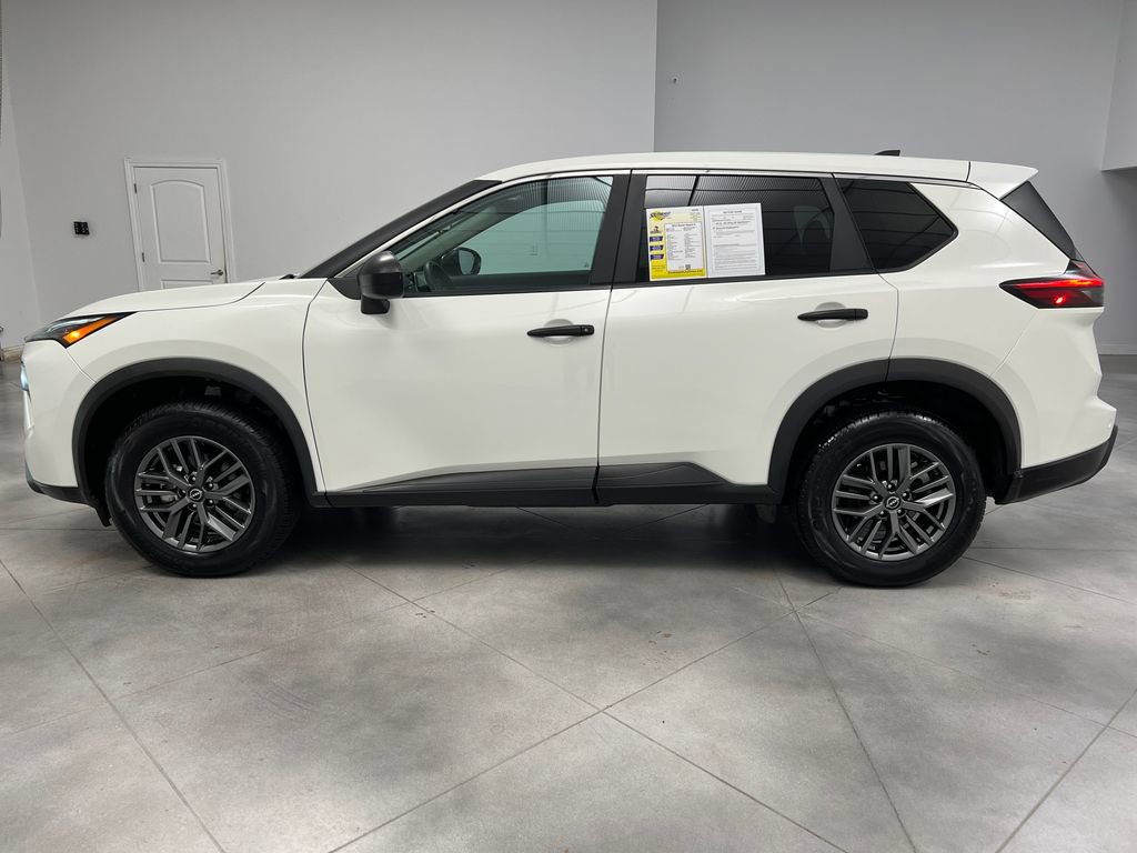 Used 2024 Nissan Rogue S FWD image 4
