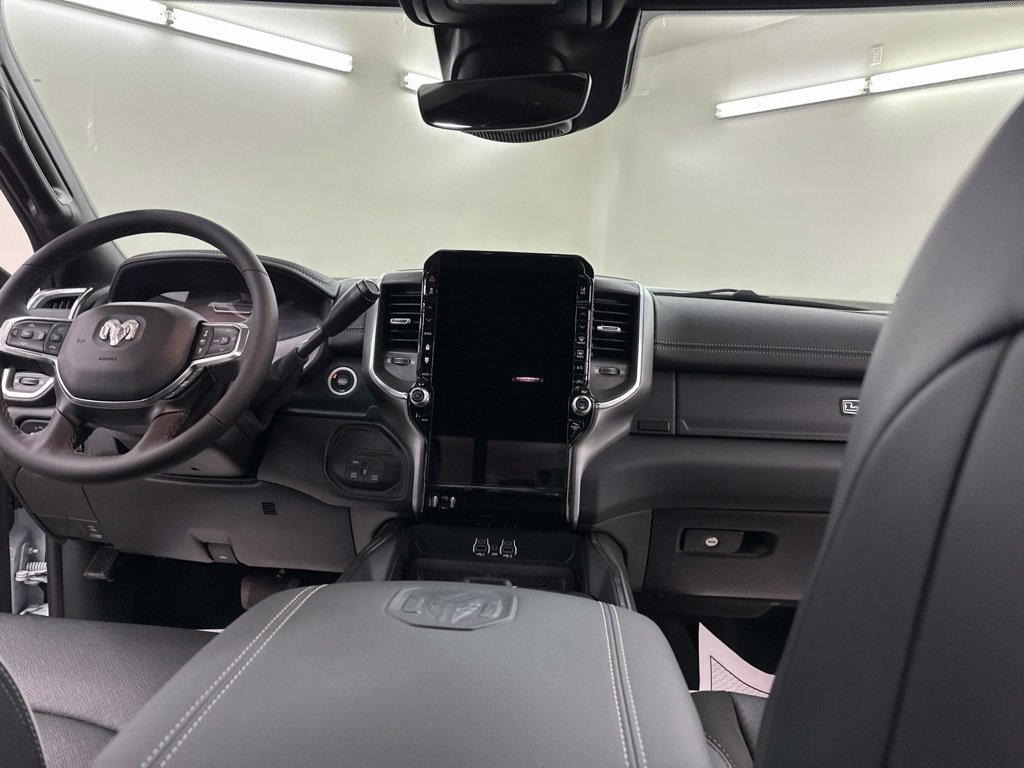 New 2026 RAM 3500 Laramie AWD/4WD image 28