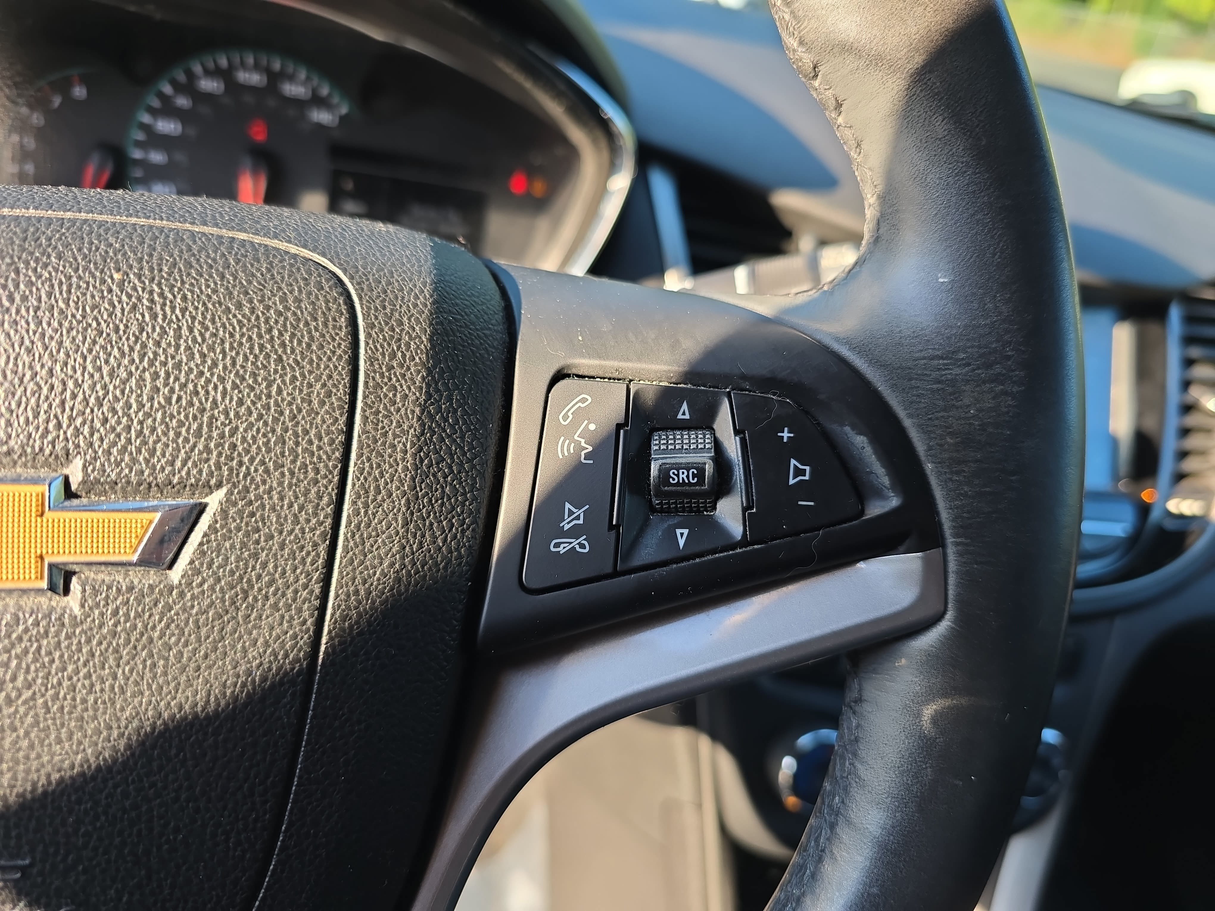 Used 2017 Chevrolet Trax LT w/ LT Convenience Package FWD image 17