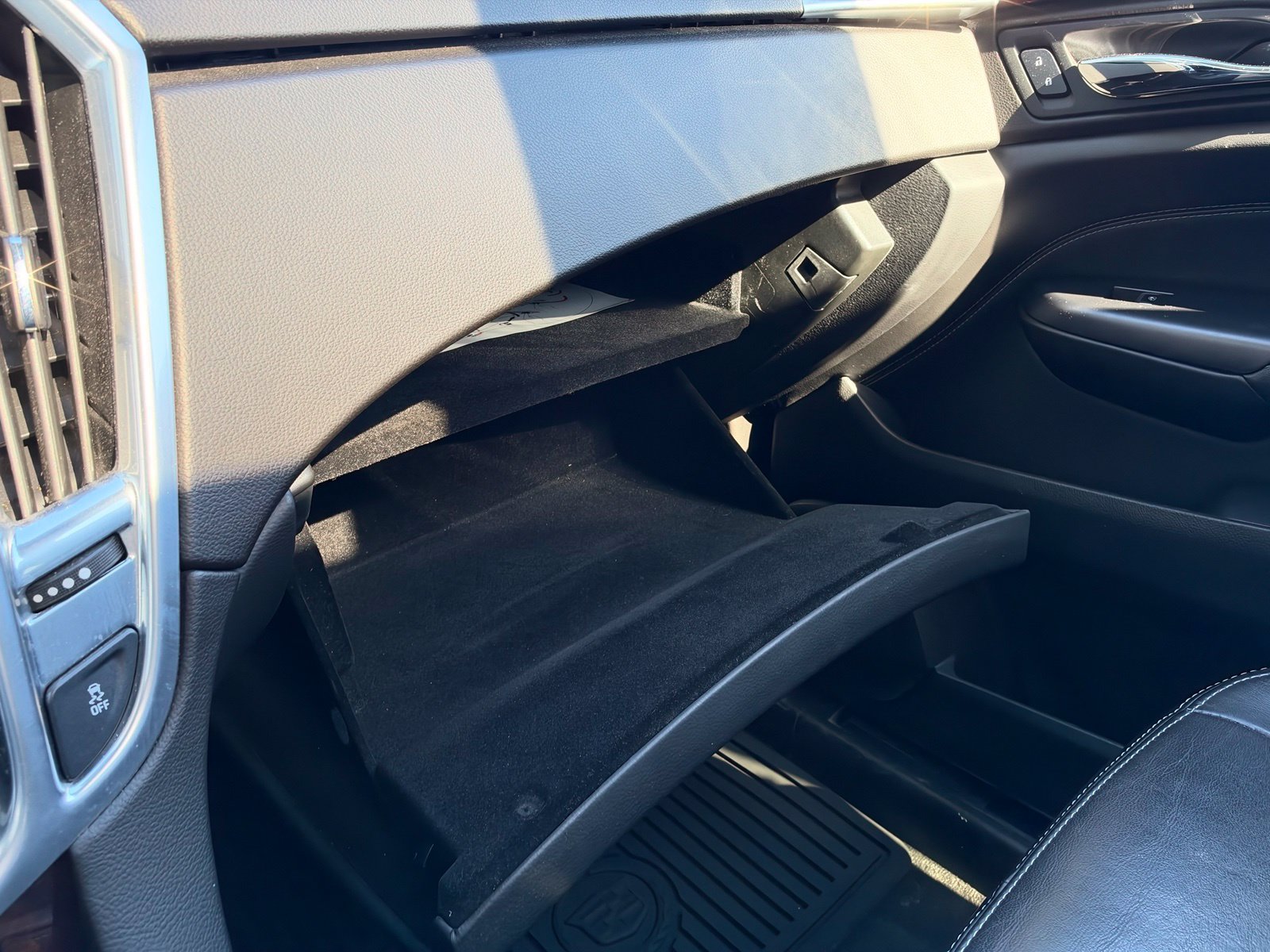 Used 2014 Cadillac SRX Performance w/ Driver Awareness Package FWD image 29