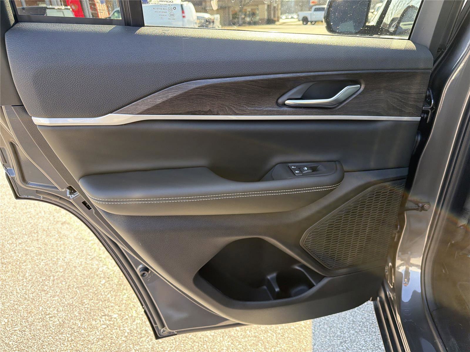 New 2025 Jeep Grand Cherokee Limited image 22