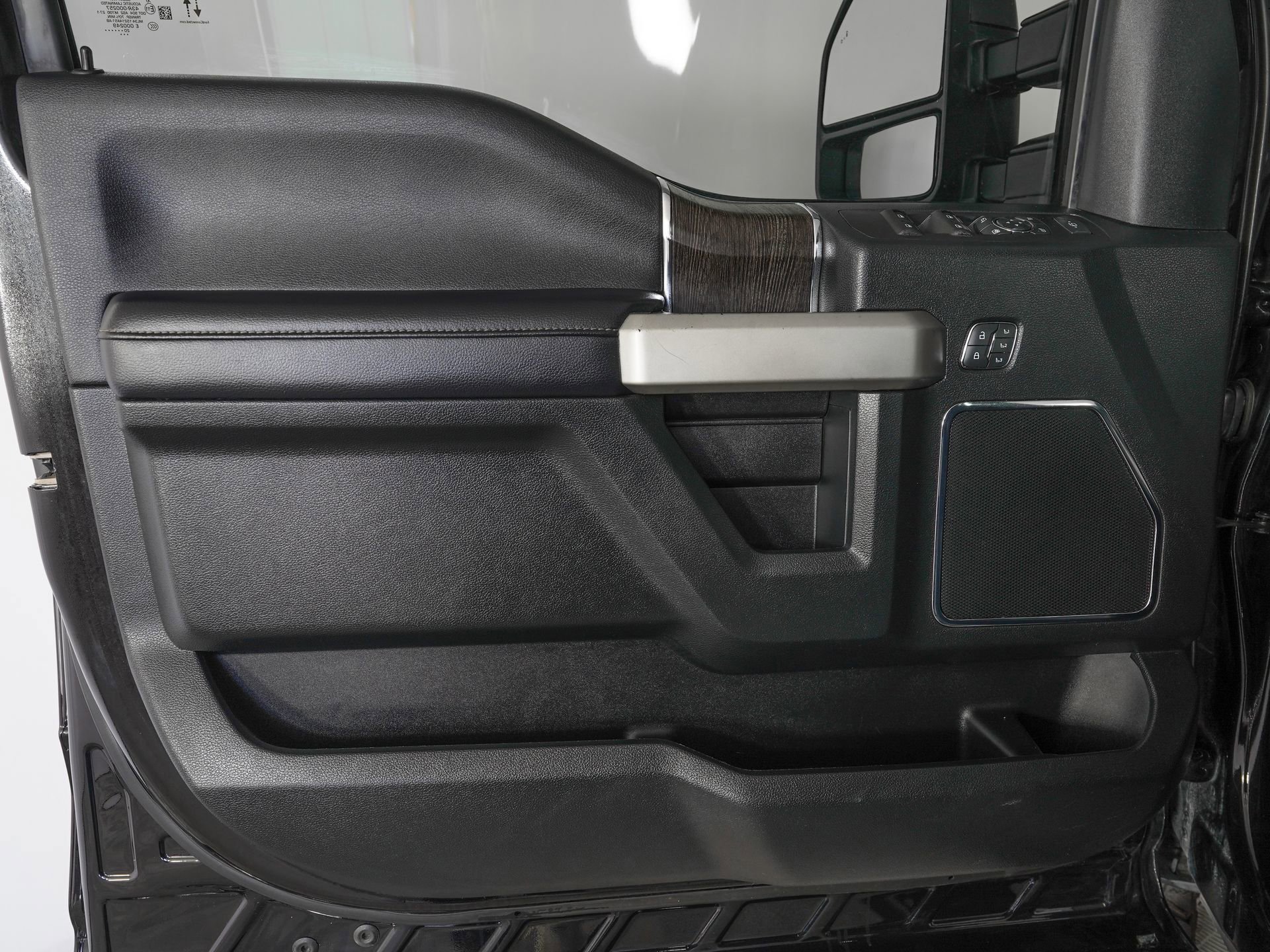 Used 2020 Ford F350 Lariat image 15