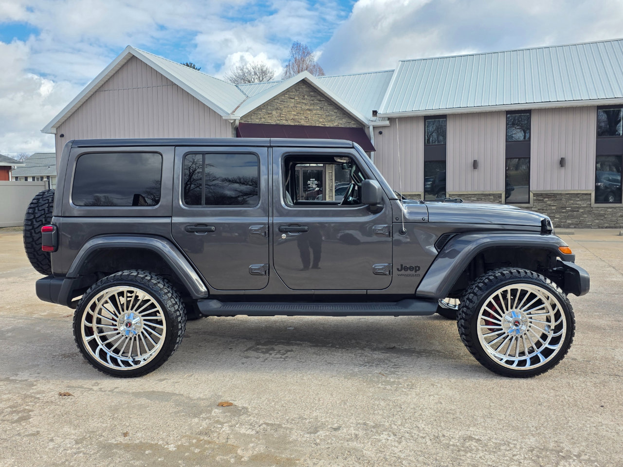 Used 2021 Jeep Wrangler Unlimited Sahara image 22