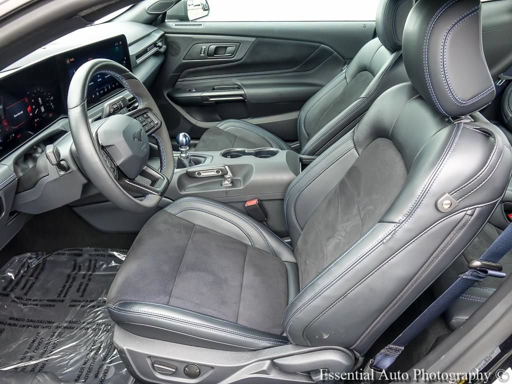 Used 2025 Ford Mustang Dark Horse RWD image 11