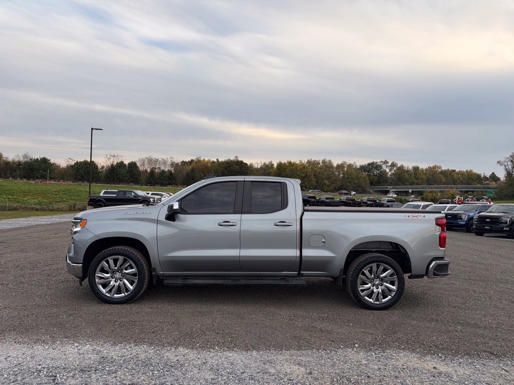 Used 2025 Chevrolet Silverado 1500 LT AWD/4WD image 5