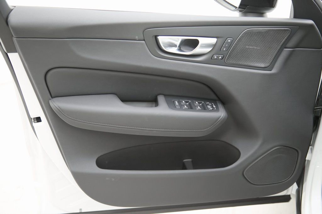 New 2026 Volvo XC60 T8 Plus w/ Climate Package image 10