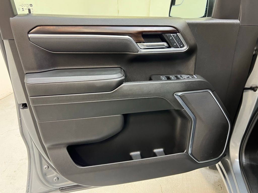 Used 2025 GMC Sierra 1500 SLT image 14