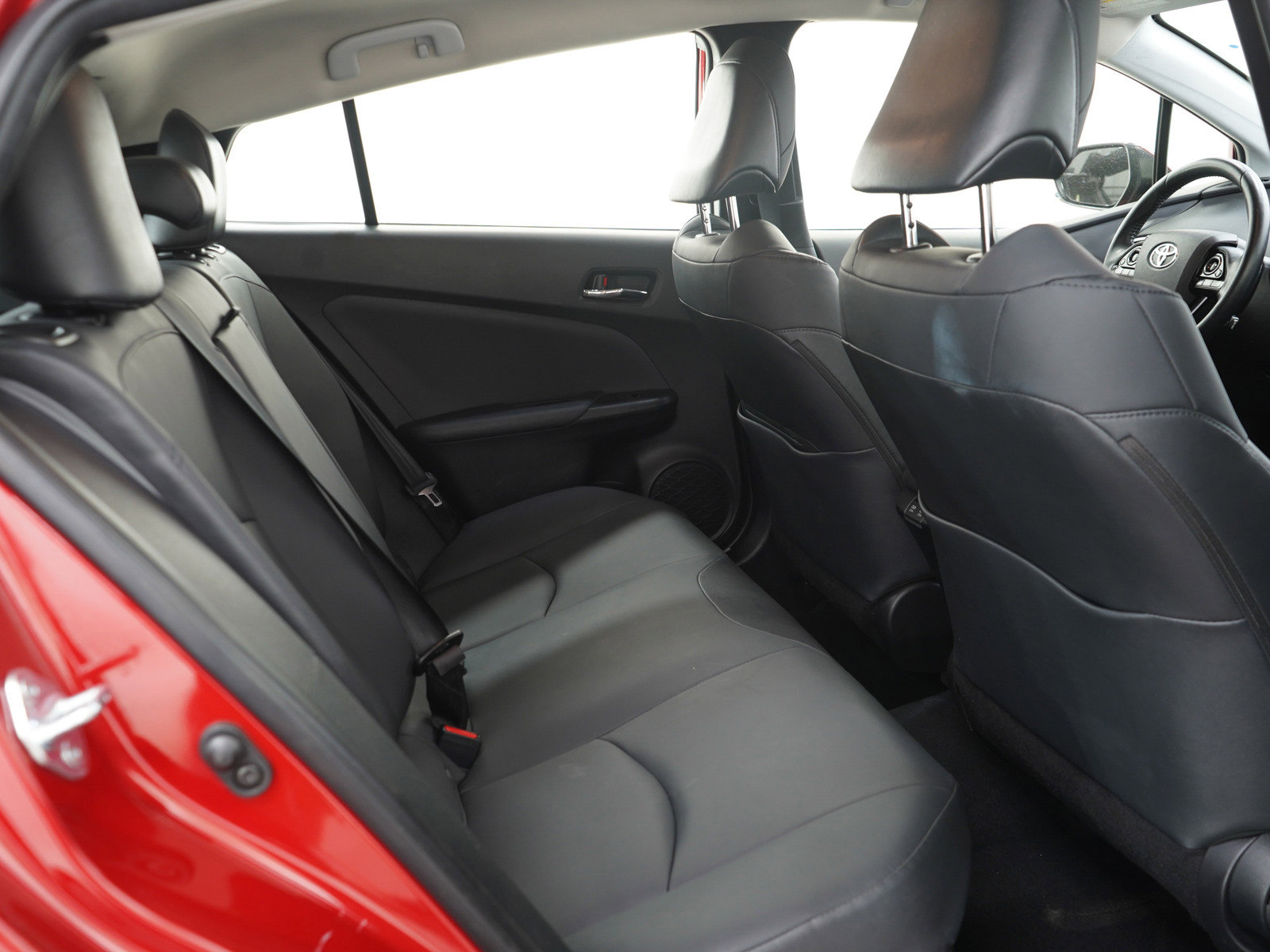 Used 2021 Toyota Prius XLE AWD/4WD image 12