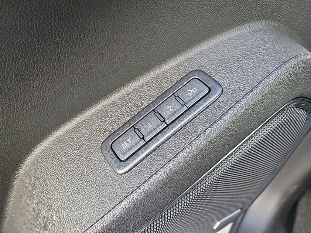 Used 2018 Chevrolet Tahoe LT image 33