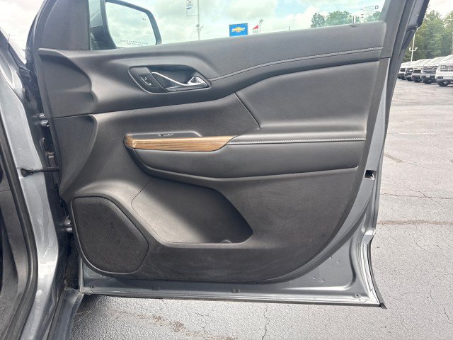 Used 2022 GMC Acadia SLE w/ Driver Convenience Package FWD image 12