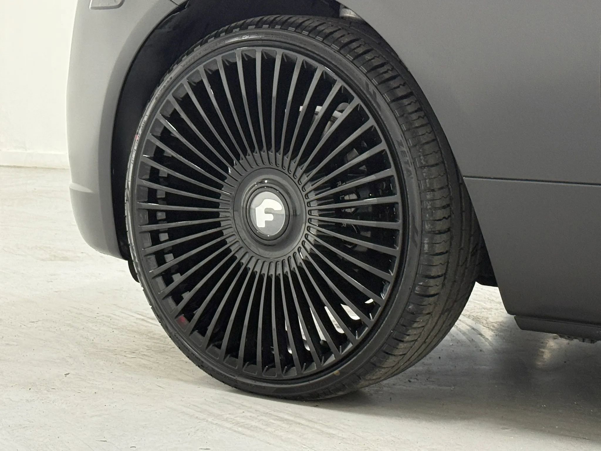 Used 2017 Rolls-Royce Dawn image 40