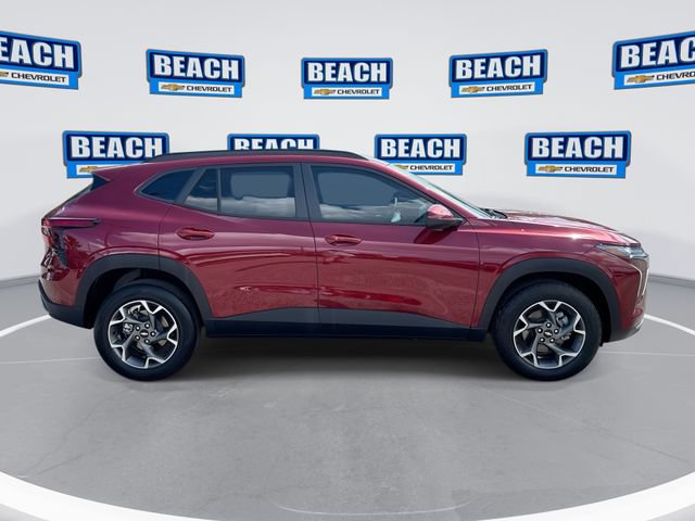 Used 2025 Chevrolet Trax LT w/ Driver Confidence Package FWD image 9