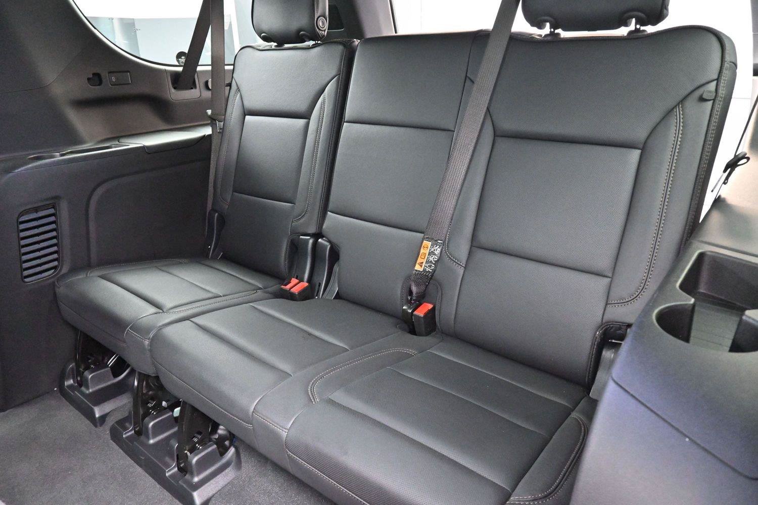 Used 2025 Chevrolet Suburban High Country AWD/4WD image 36