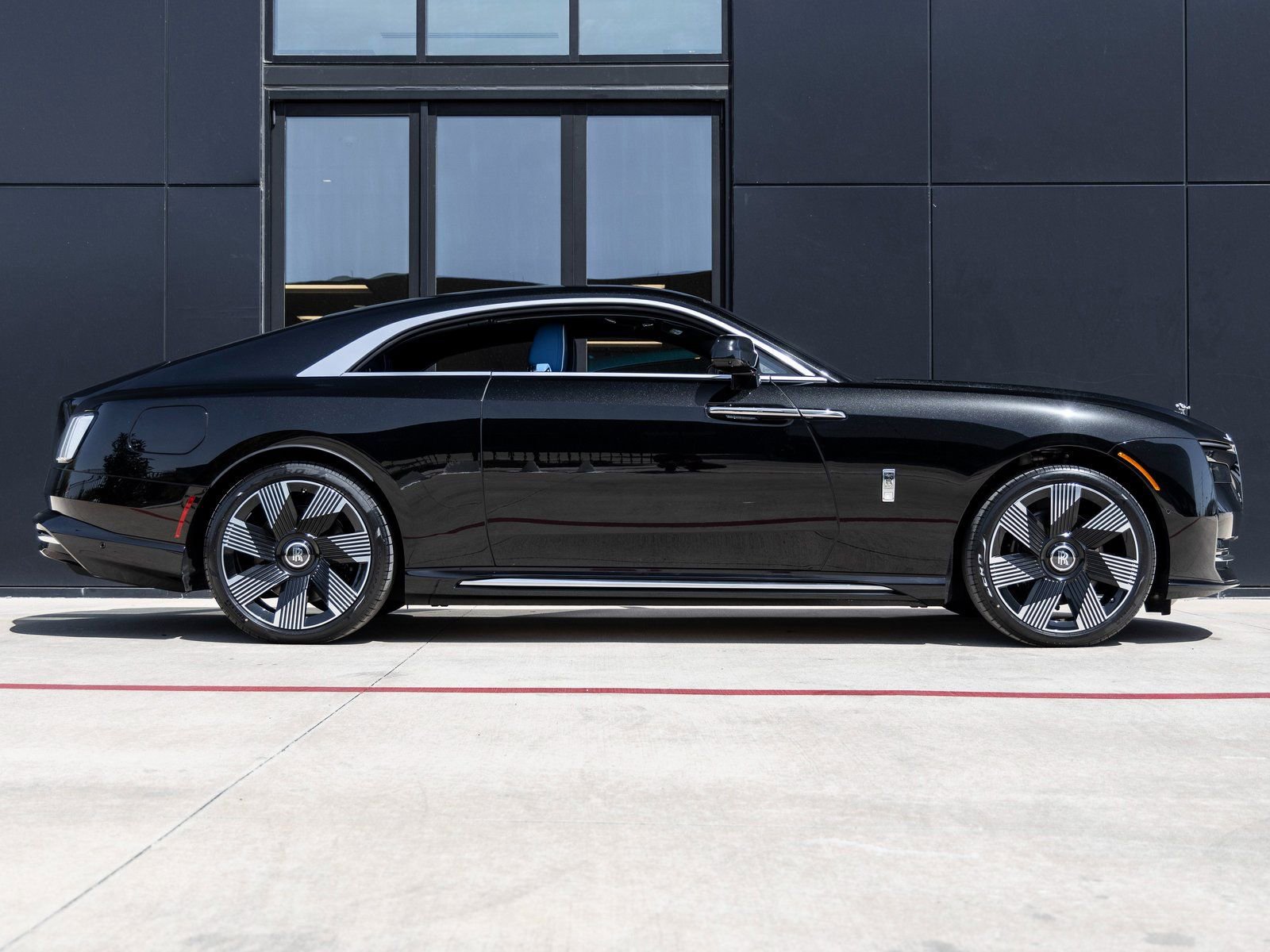 New 2025 Rolls-Royce Spectre image 12