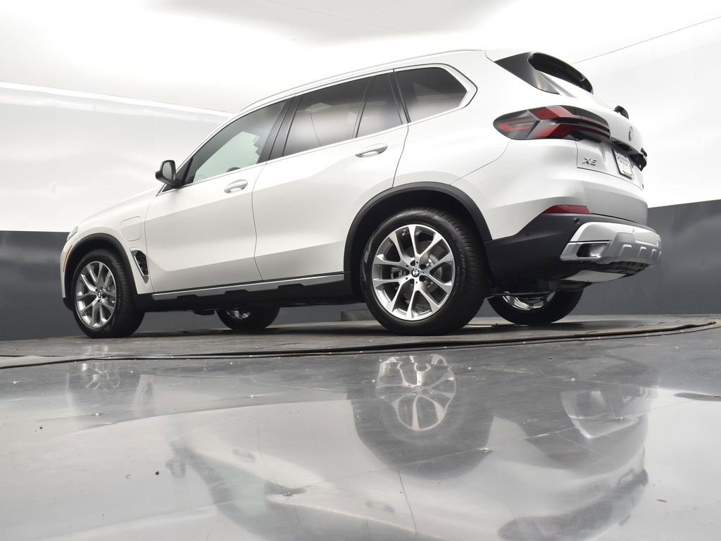 New 2026 BMW X5 xDrive50e image 40