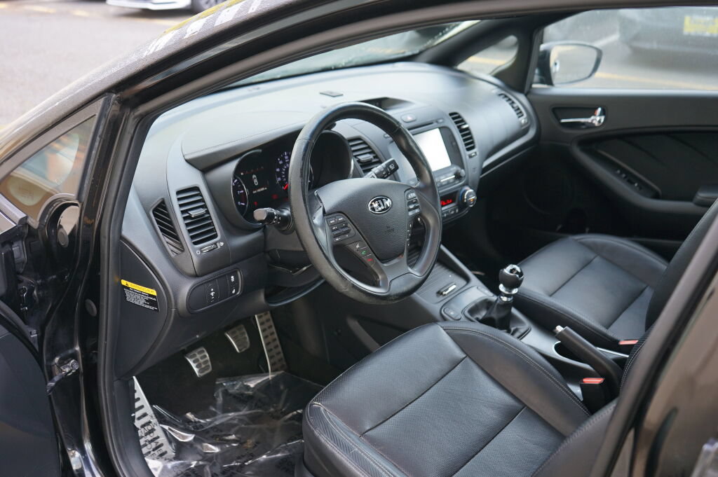 Used 2016 Kia Forte SX w/ Option Group 050 FWD image 15
