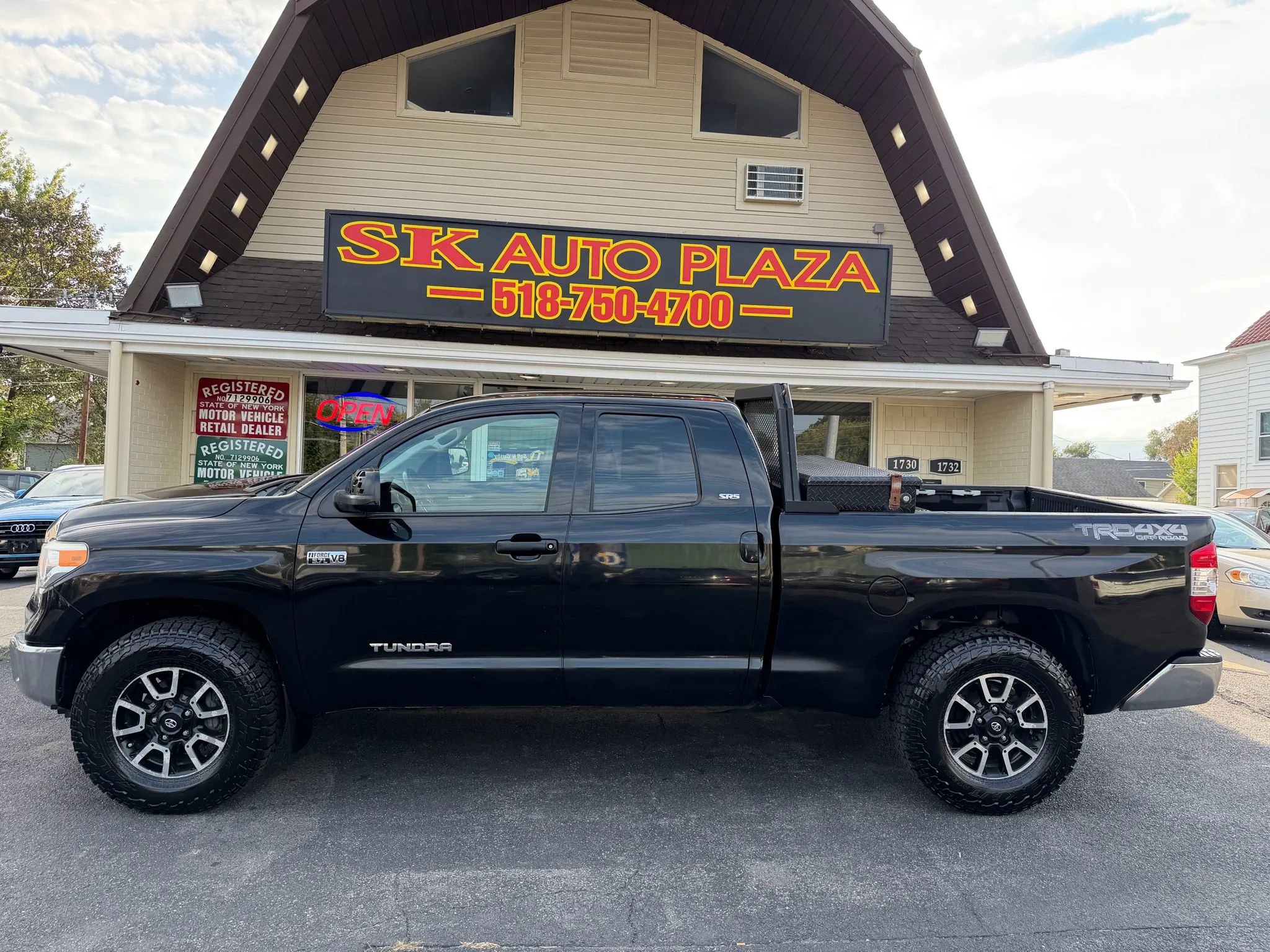 Used 2014 Toyota Tundra SR5 image 3