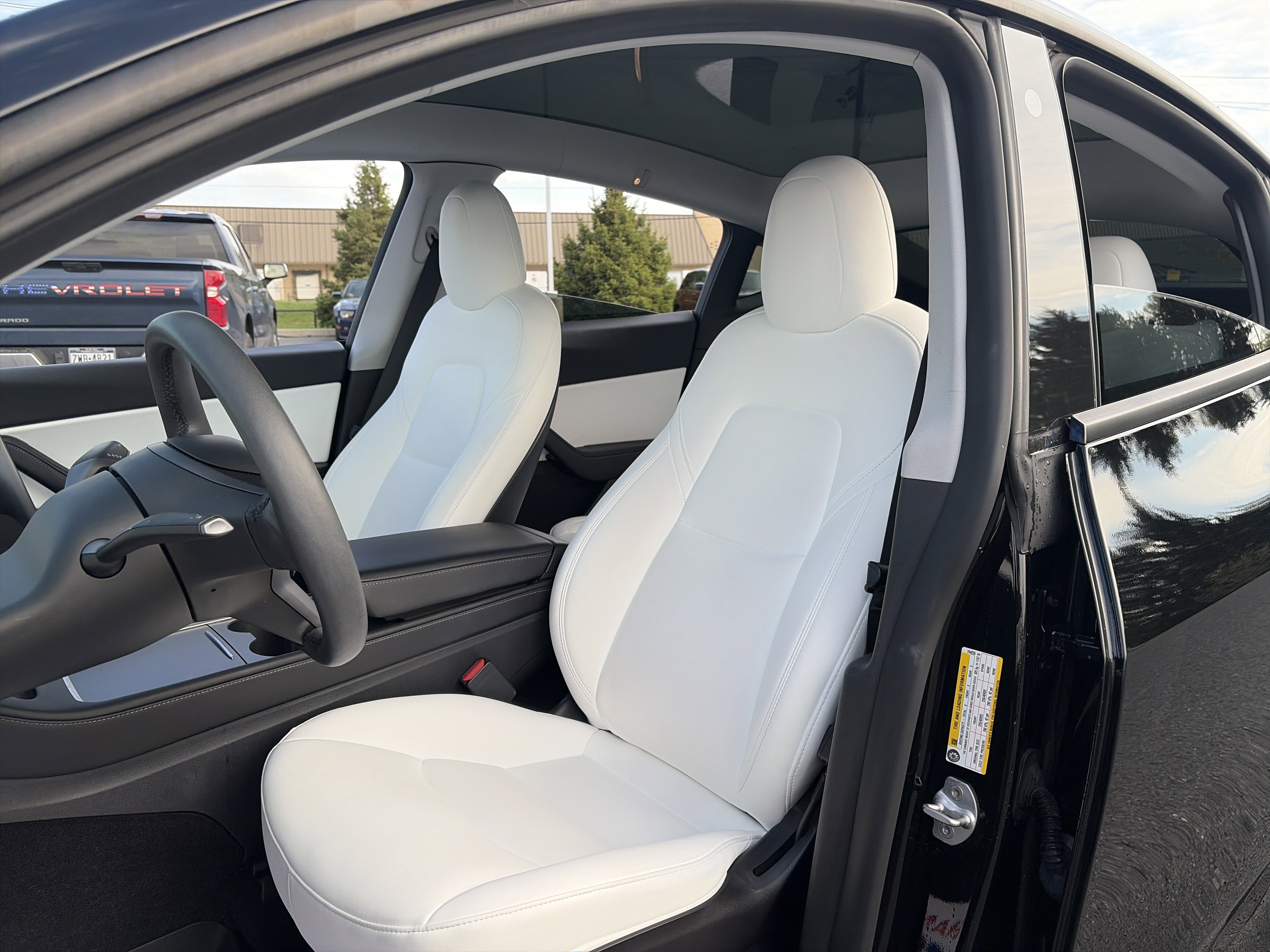 Used 2021 Tesla Model Y Long Range image 22