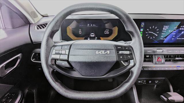 Used 2025 Kia K4 FWD image 27