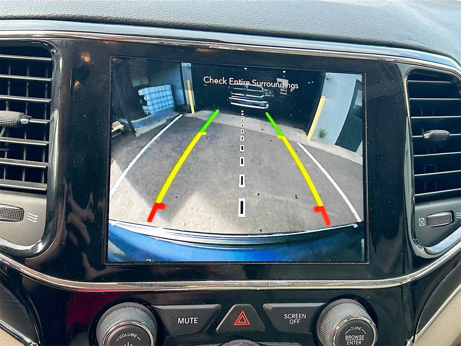 Used 2021 Jeep Grand Cherokee Limited image 14