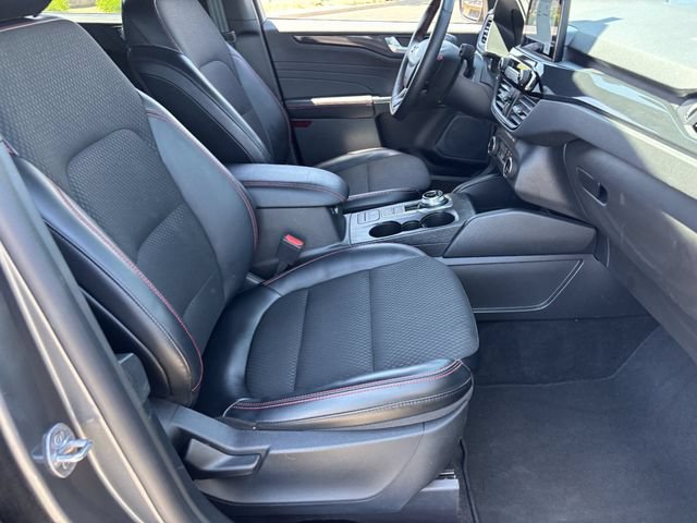 Used 2025 Ford Escape ST-Line Select AWD/4WD image 11