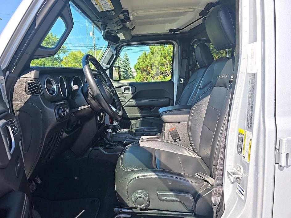 Used 2022 Jeep Wrangler Unlimited Sahara w/ Dual Top Group image 10