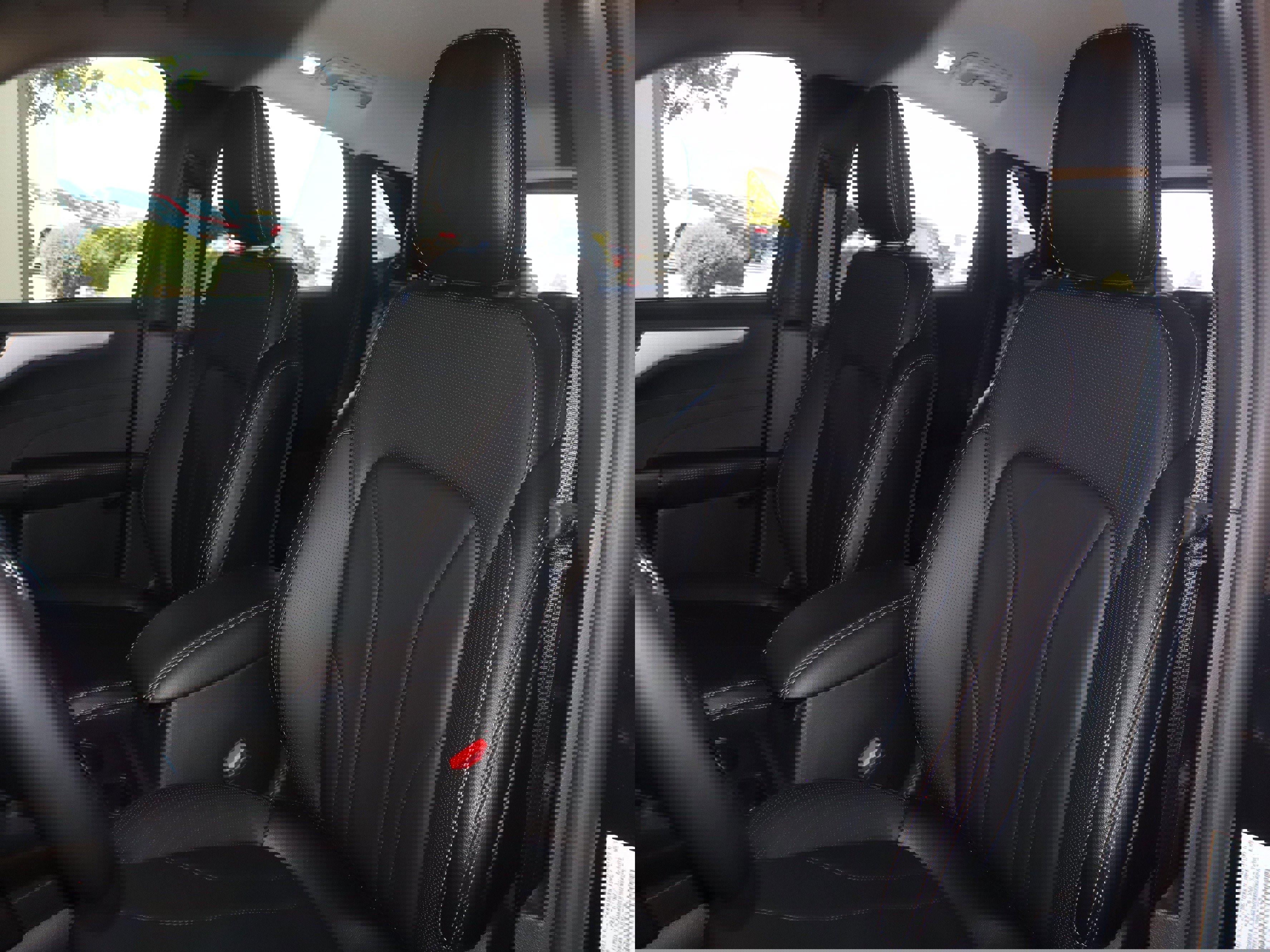 New 2025 Ford Escape SE w/ PHEV Premium Package image 32