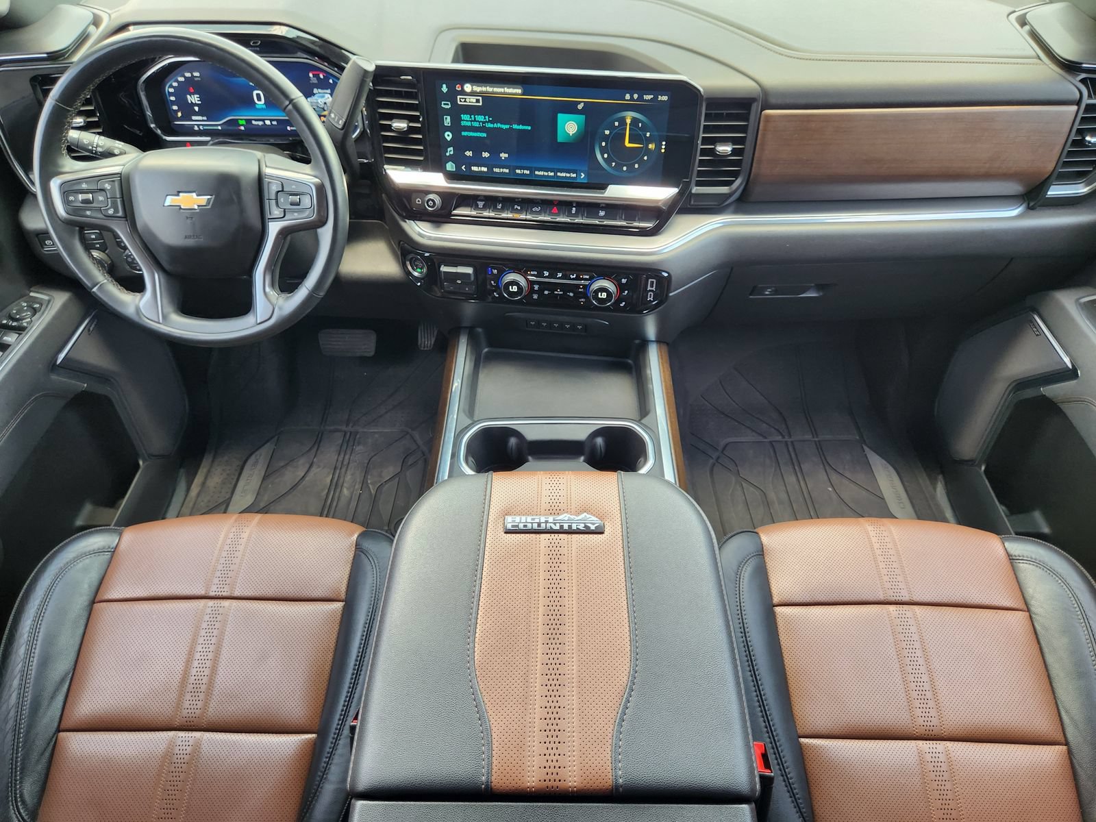 Used 2025 Chevrolet Silverado 3500 High Country w/ High Country Premium Package AWD/4WD image 29