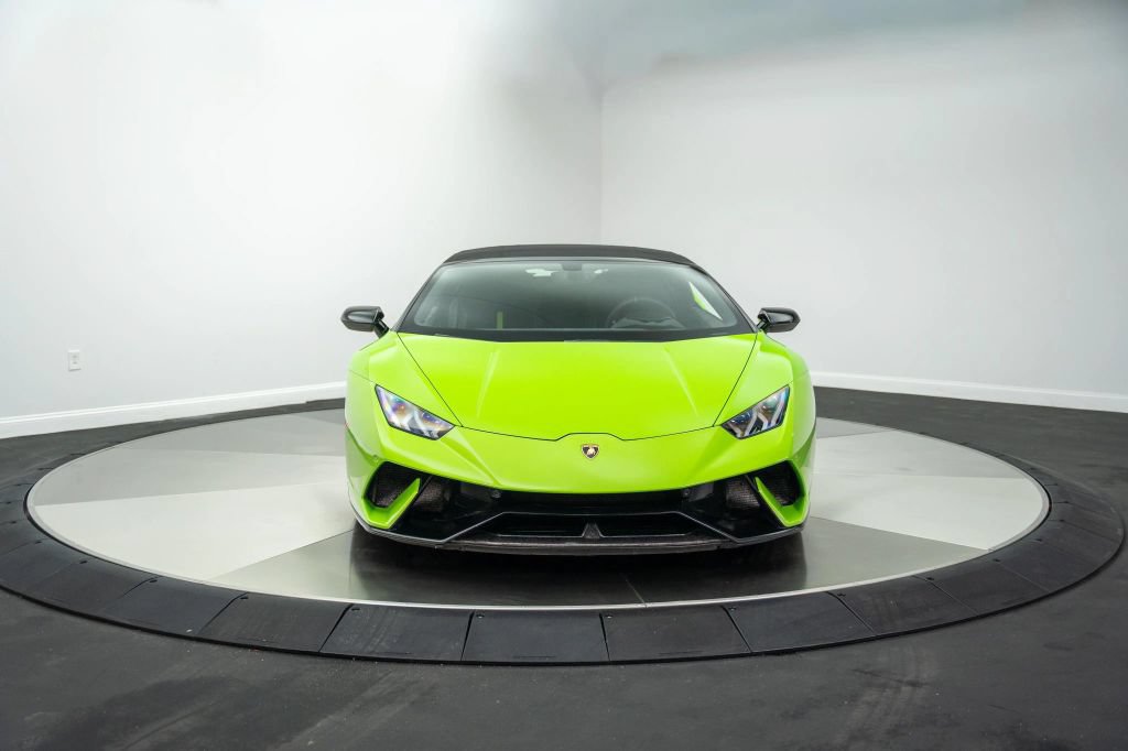 Used 2019 Lamborghini Huracan Performante AWD/4WD image 19