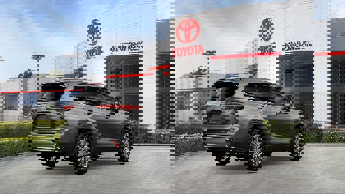 New 2026 Toyota Highlander Platinum image 10