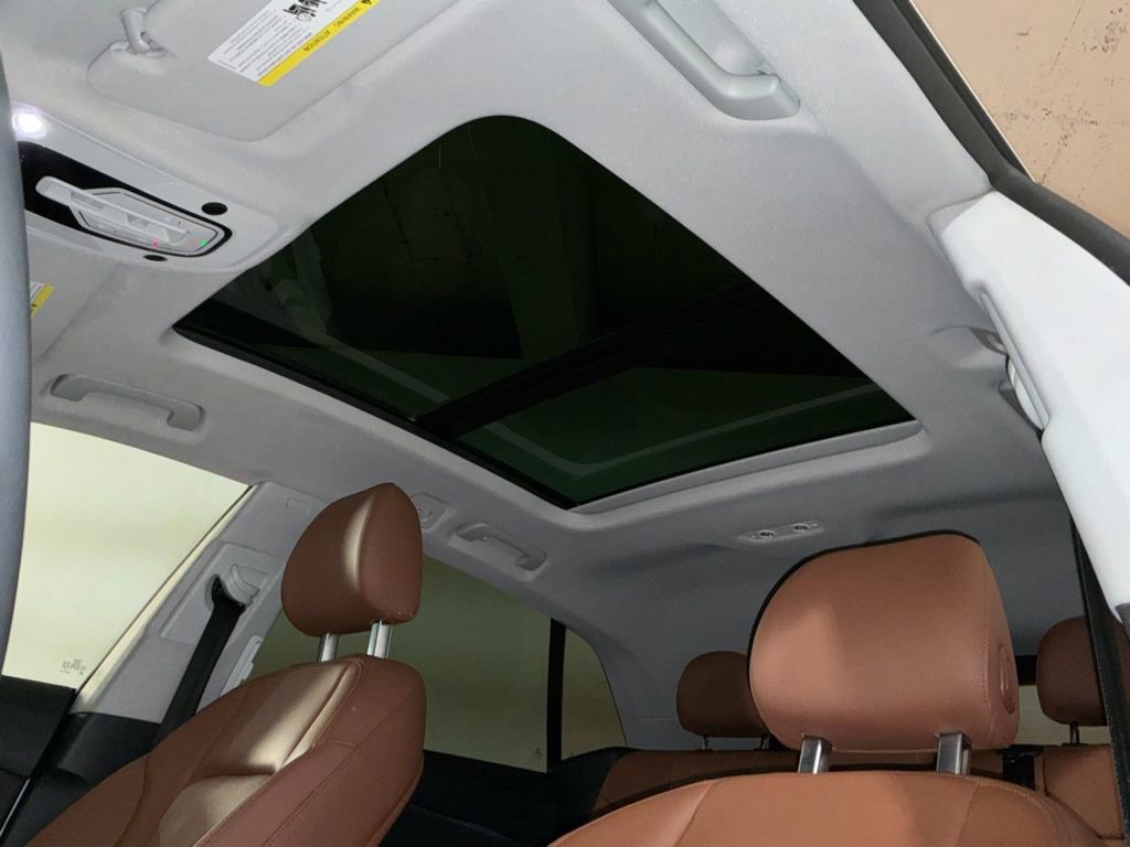 Used 2022 Audi Q8 Premium w/ Convenience Package image 5