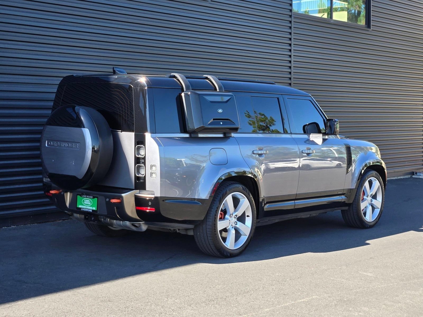 Used 2024 Land Rover Defender 130 X AWD/4WD image 7