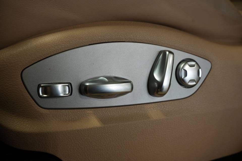 Certified 2022 Porsche Macan image 33