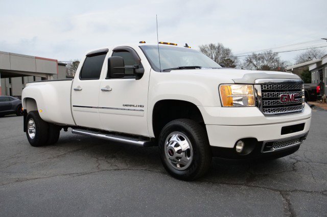 Used 2011 GMC Sierra 3500 Denali image 4