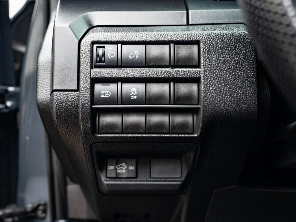 Used 2025 Toyota Tacoma SR RWD image 38