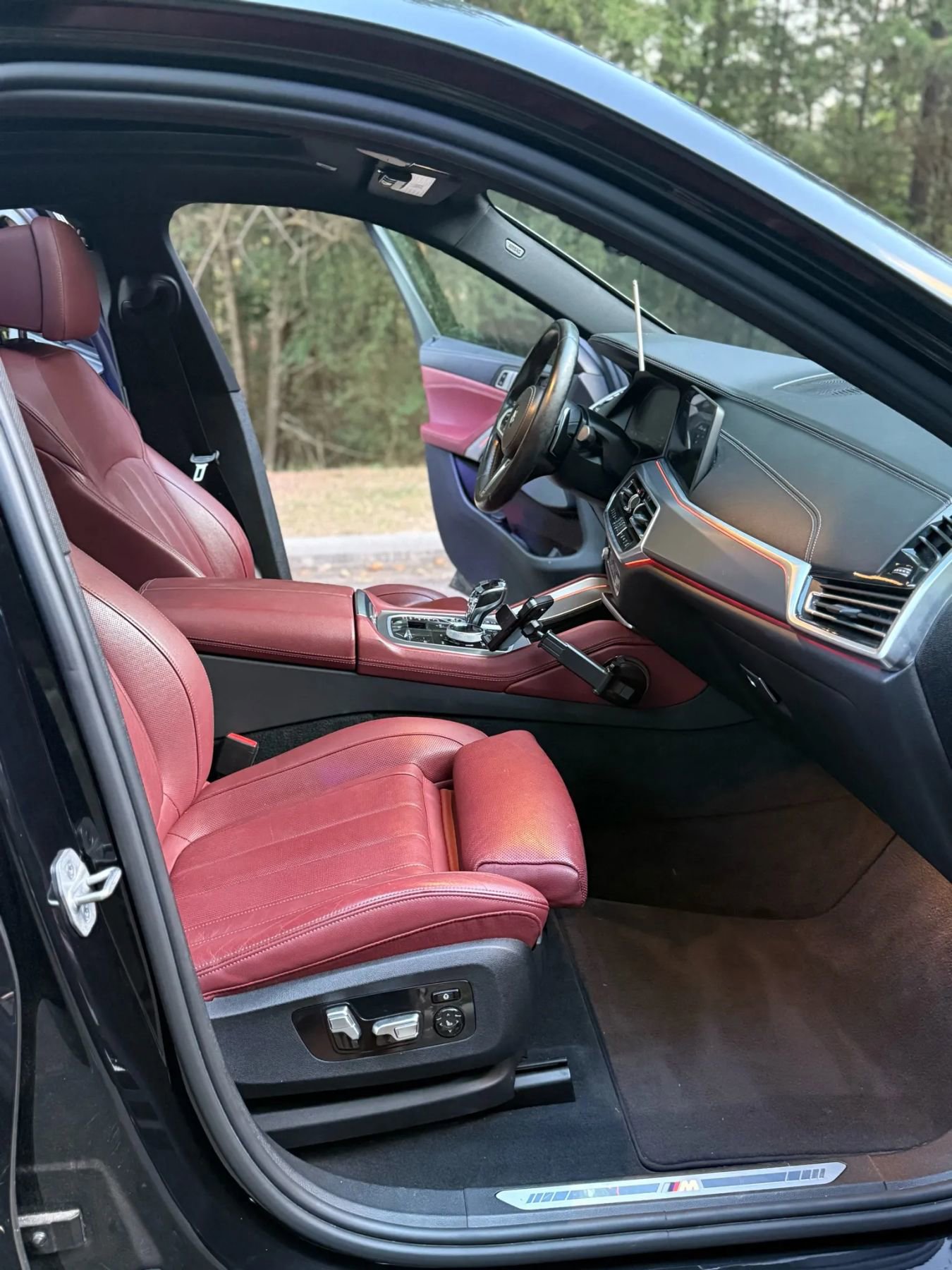 Used 2021 BMW X6 xDrive40i w/ Executive Package AWD/4WD image 21