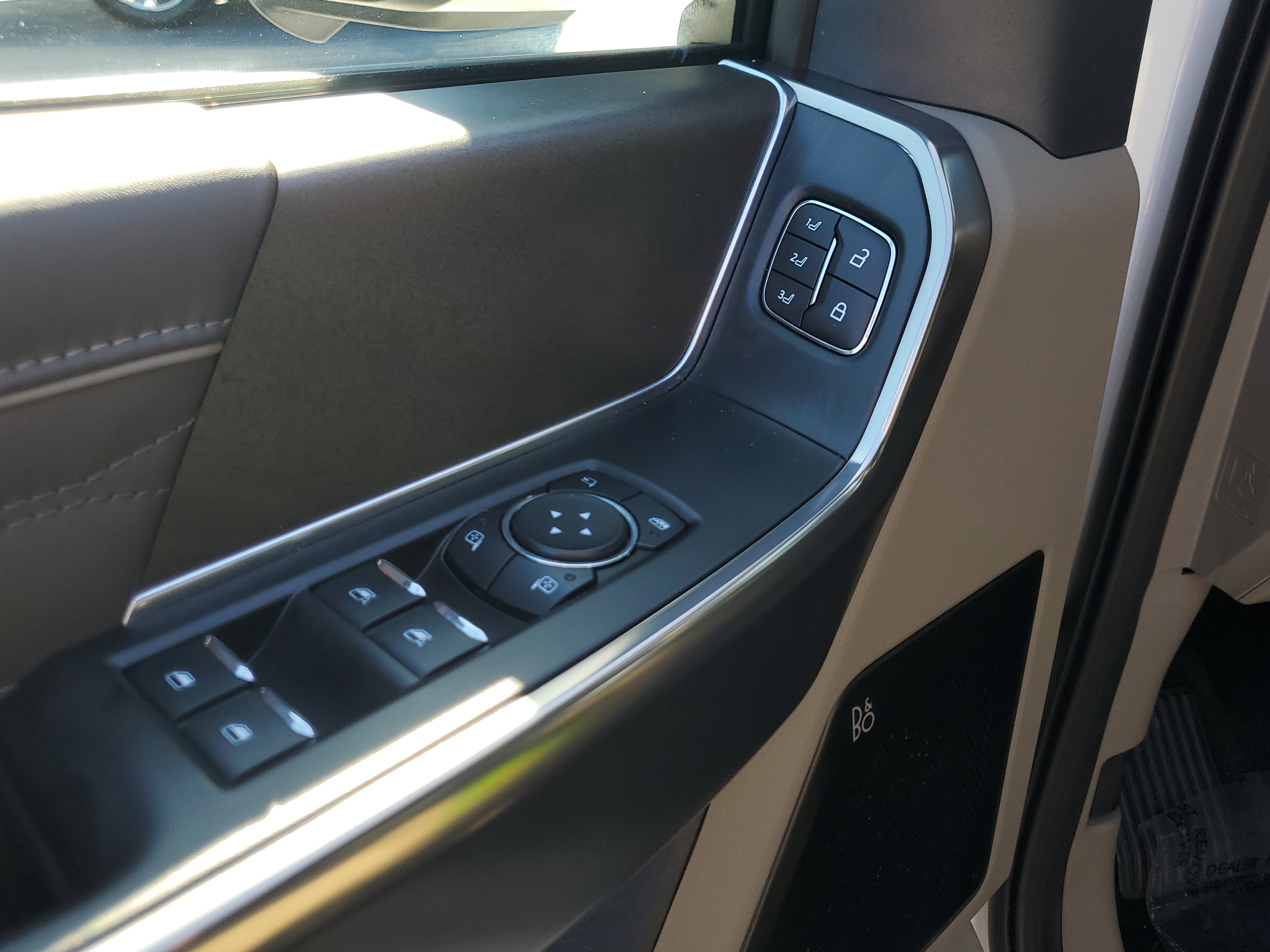 Used 2025 Ford F150 Platinum w/ Equipment Group 703A Plus image 18