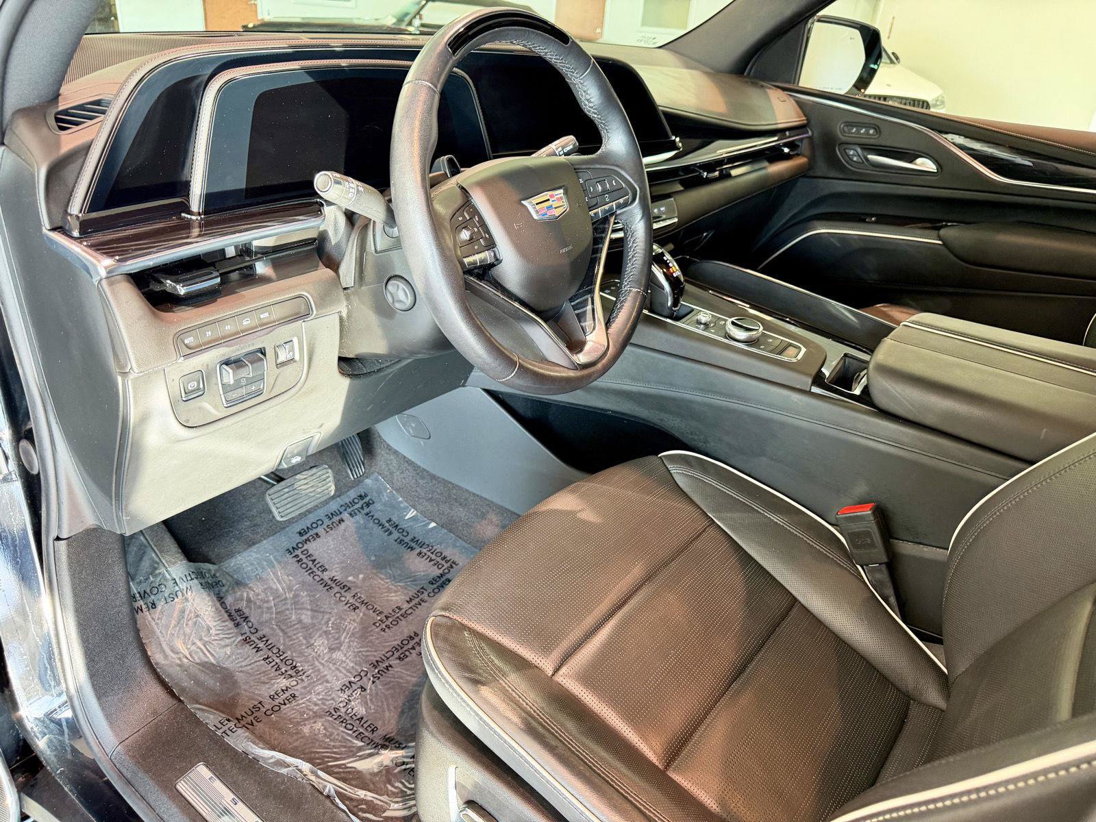 Certified 2024 Cadillac Escalade Sport w/ LPO, ONYX Package AWD/4WD image 41