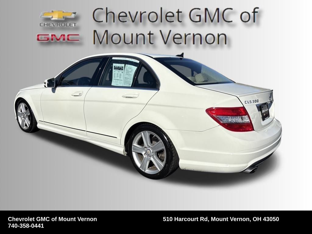 Used 2011 Mercedes-Benz C 300 4MATIC Sedan image 3